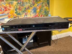 Pioneer DV-400V 1080p Upconverting DVD Player with HDMI and USB